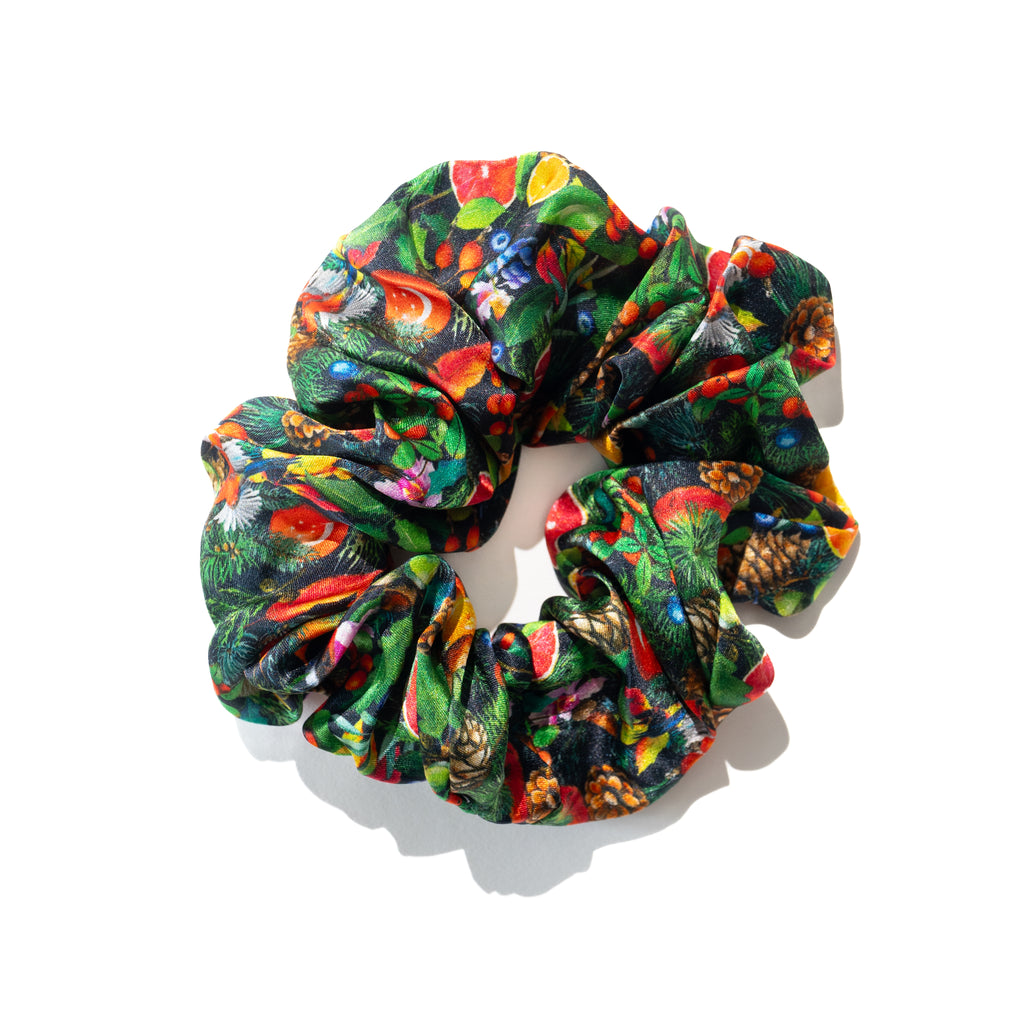 Singlapa green silk scrunchie with singapore and christmas themed ornaments